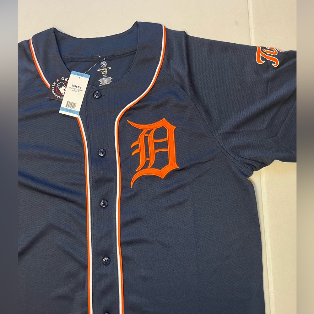 COPY - Detroit tigers button down jersey - Picture 3 of 5